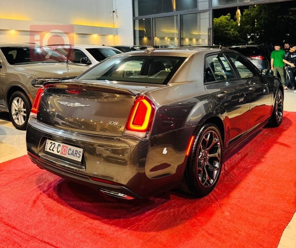 كرايسلر 300